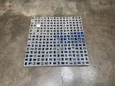 "Der blinde Fleck" af kunstneren Inga Momsen, 2025