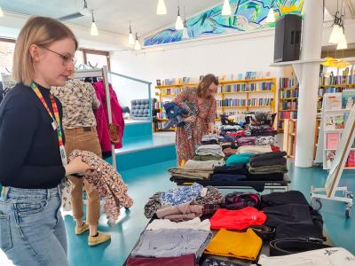 Tøjbyttedag på Flensborg Bibliotek i 2024