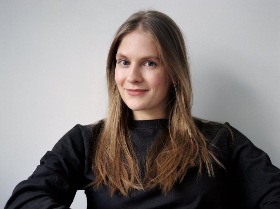 Portræt af forfatter Emma Holten. Foto: Claudia Vega